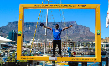 Discover Cape Town: Table Mountain + Camps Bay + City Landmarks (shared tour)